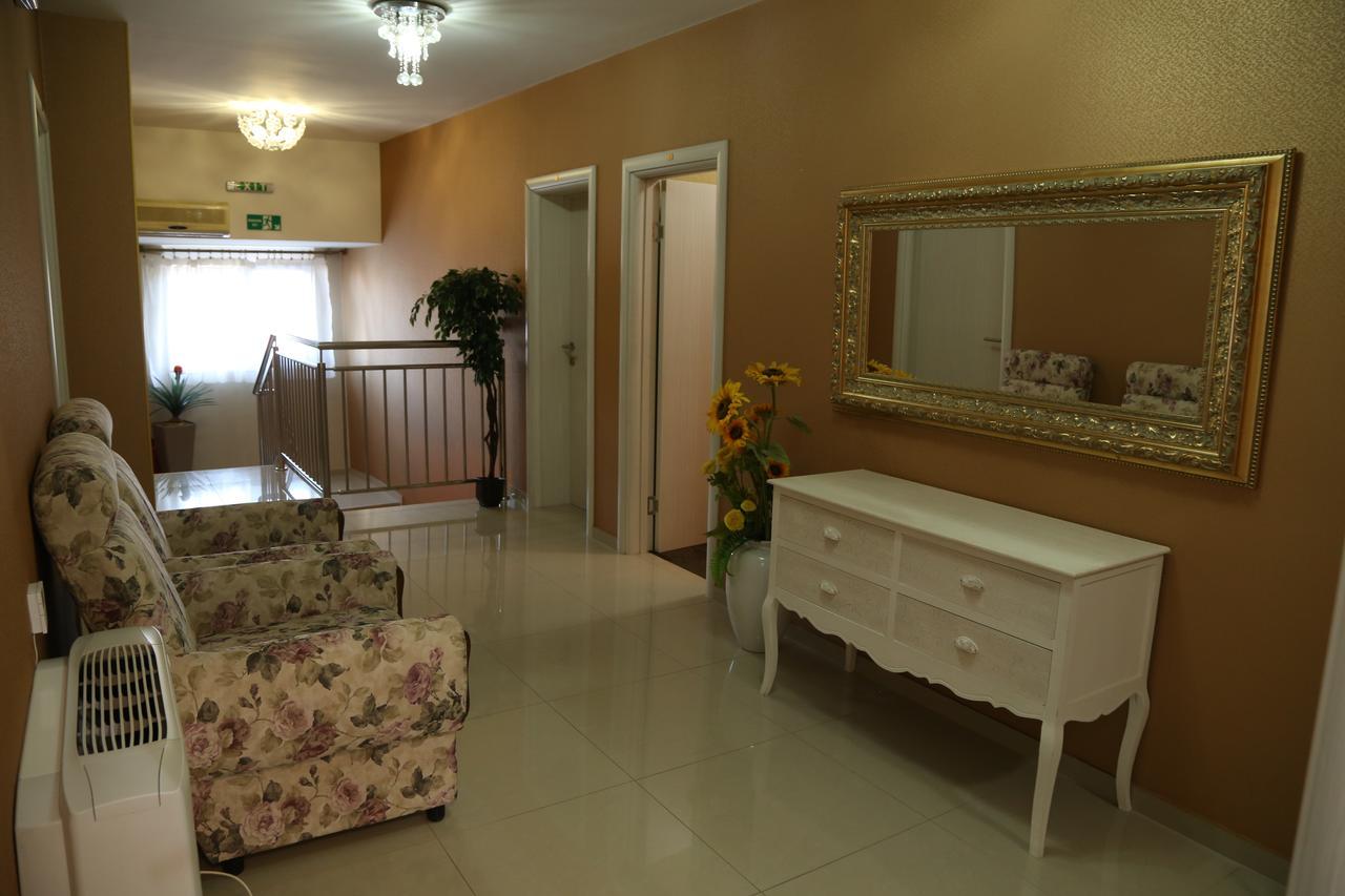 B&B Vila Bela Ruza Sremska Mitrovica Eksteriør billede