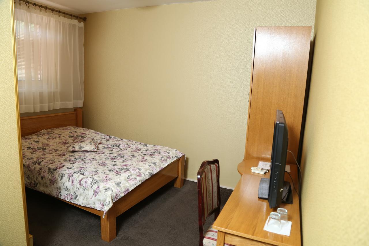 B&B Vila Bela Ruza Sremska Mitrovica Eksteriør billede