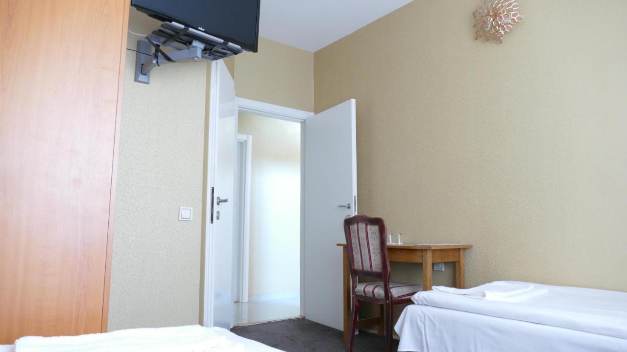 B&B Vila Bela Ruza Sremska Mitrovica Eksteriør billede